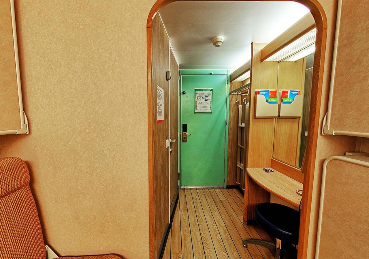 Viking Line Ferry Viking Cinderella - 2-Night Cruise Stockholm-Helsinki-Stockholm Hotel Room photo