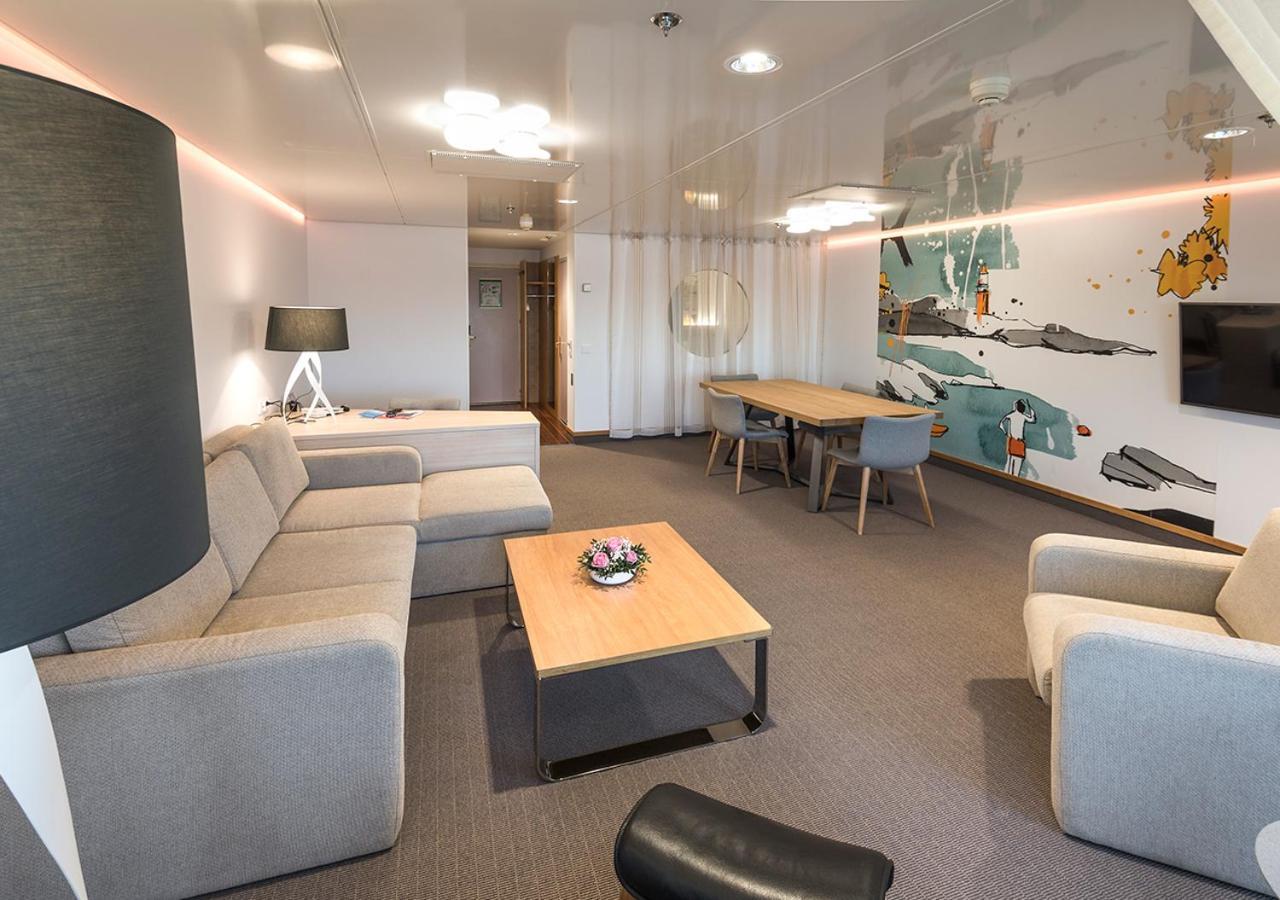 Viking Line Ferry Viking Cinderella - 2-Night Cruise Stockholm-Helsinki-Stockholm Hotel Room photo